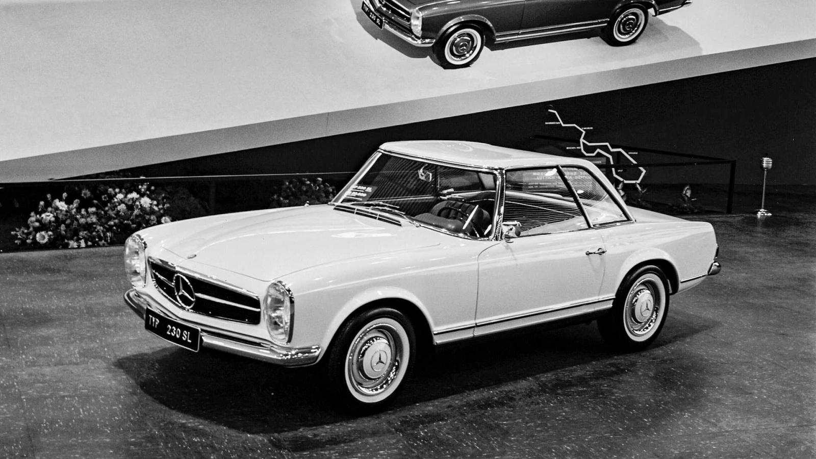 Η Mercedes 230 SL έγινε 60 χρονών
